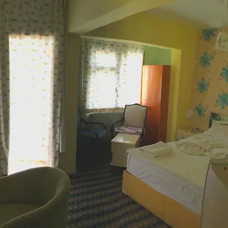 Karya Oda ve Kahvaltı Kuşadası